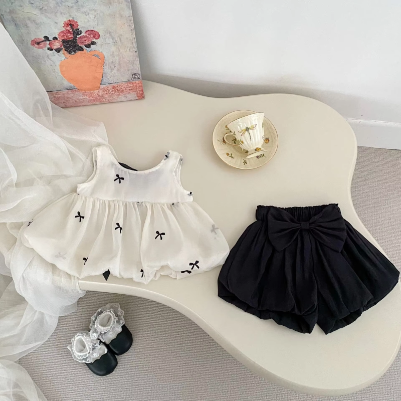 2025 New Western Style Girls' Summer Two Piece Set Super Fairy Bow Vest Top Versatile Flower Bud Shorts Set